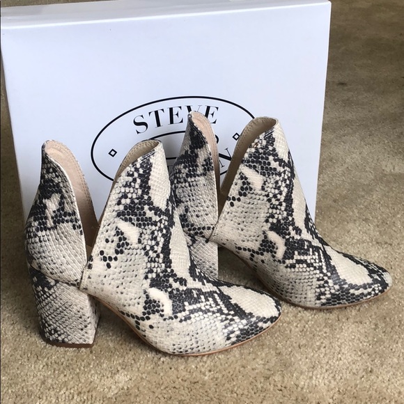 Steve Madden Shoes - NIB: Steve Madden snakeskin boots